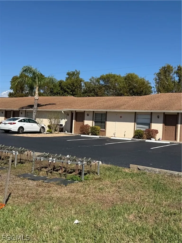 3417 SW Santa Barbara Place Cape Coral FL 33914