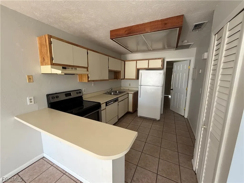 3417 SW Santa Barbara Place Cape Coral FL 33914
