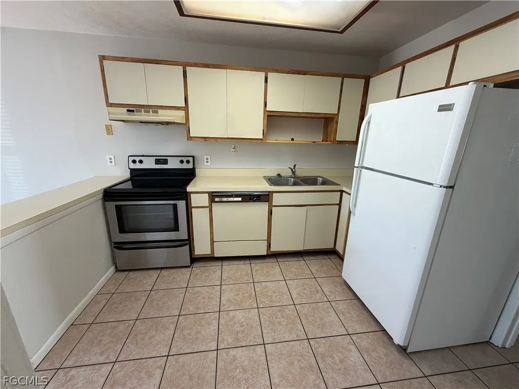 3417 SW Santa Barbara Place Cape Coral FL 33914