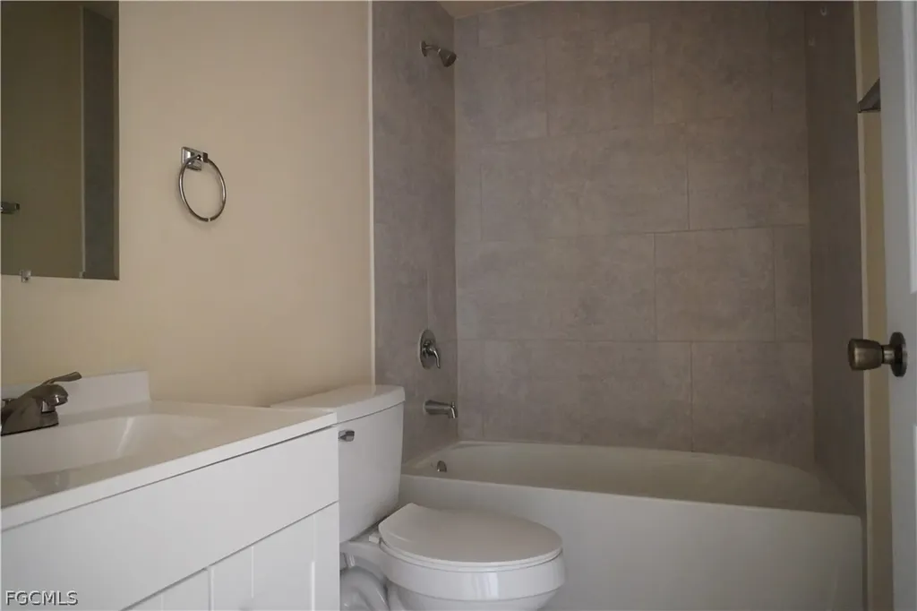 1314/1316 Country Club Boulevard Cape Coral FL 33990
