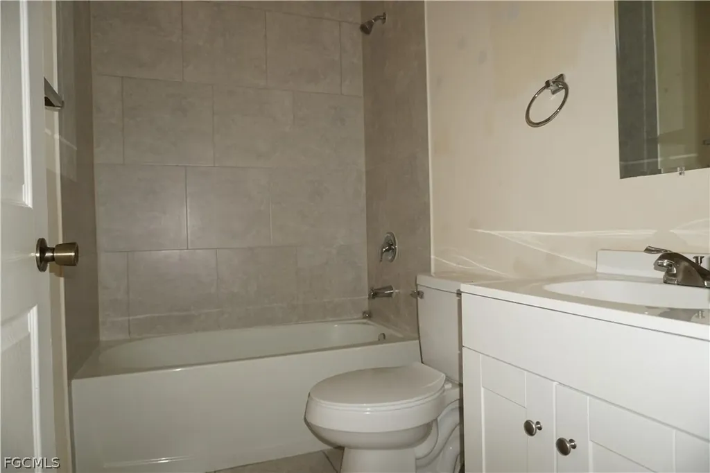 1314/1316 Country Club Boulevard Cape Coral FL 33990