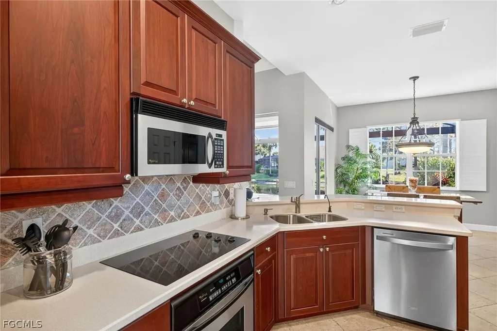 8943 Greenwich Hills Way Fort Myers FL 33908