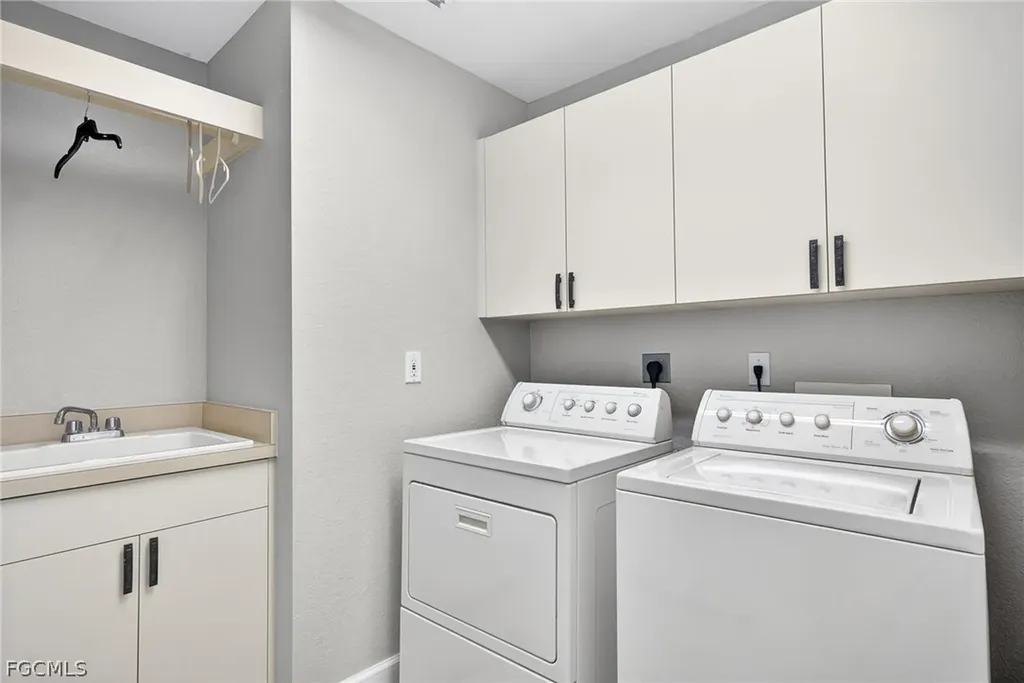 8943 Greenwich Hills Way Fort Myers FL 33908