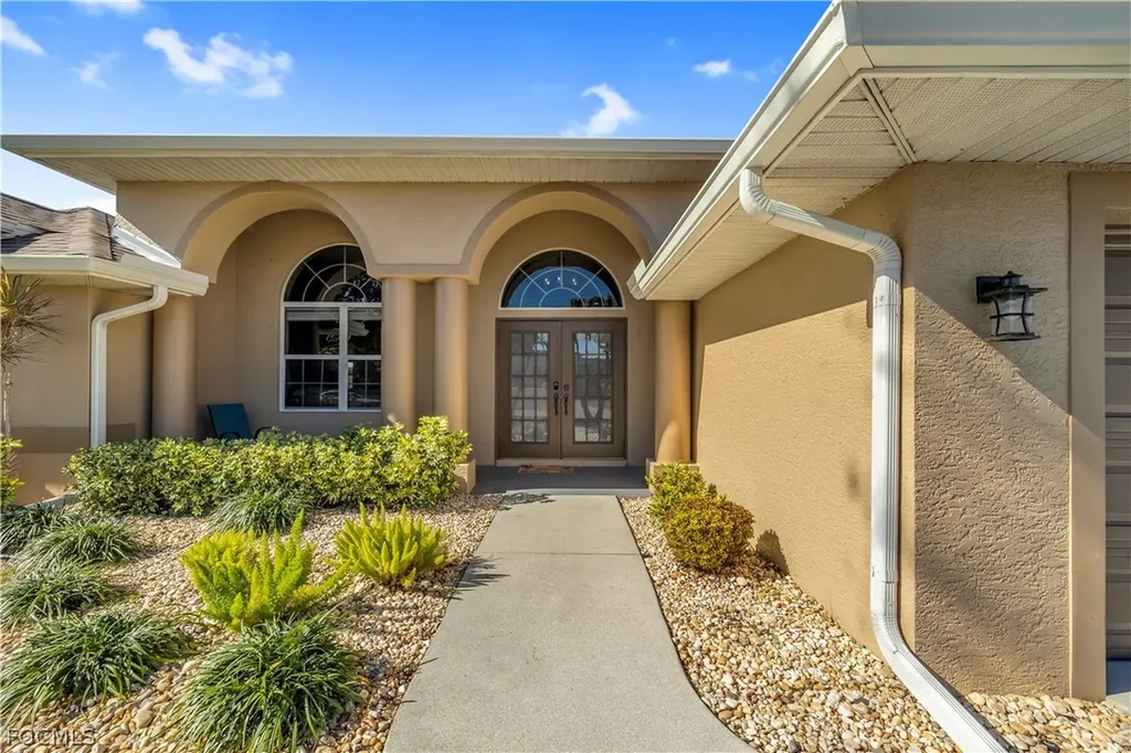 2804 SW 29th Place Cape Coral FL 33914
