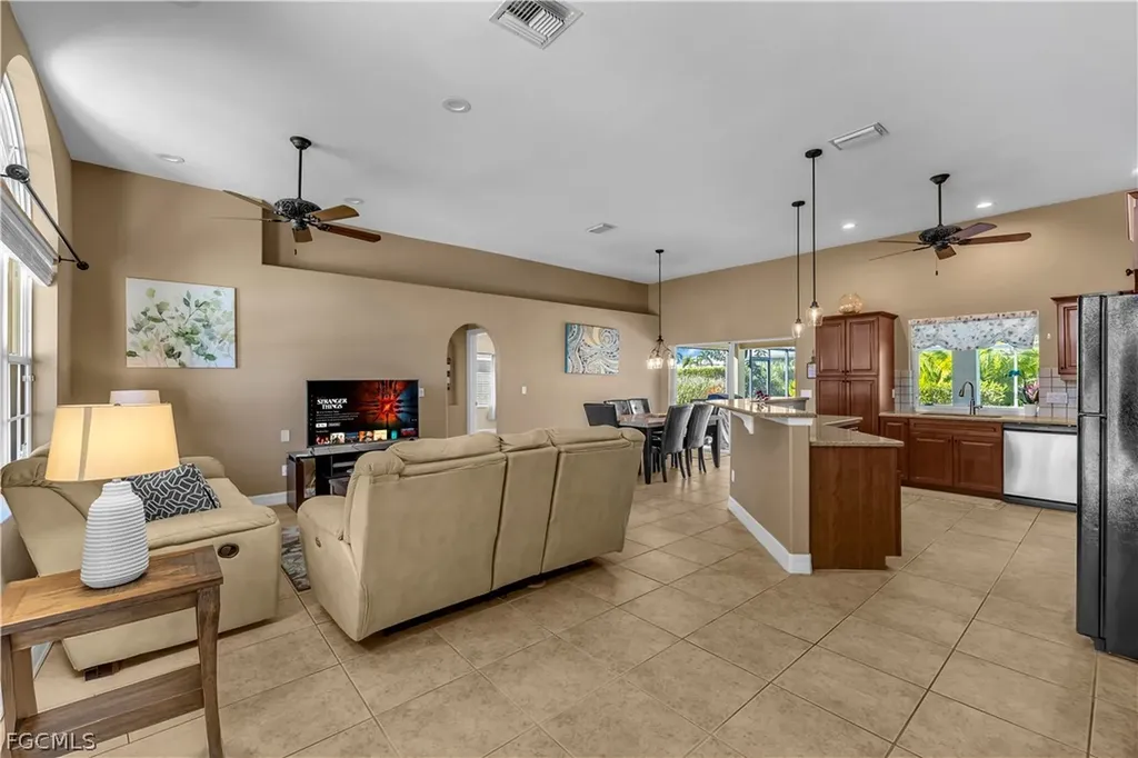 2804 SW 29th Place Cape Coral FL 33914