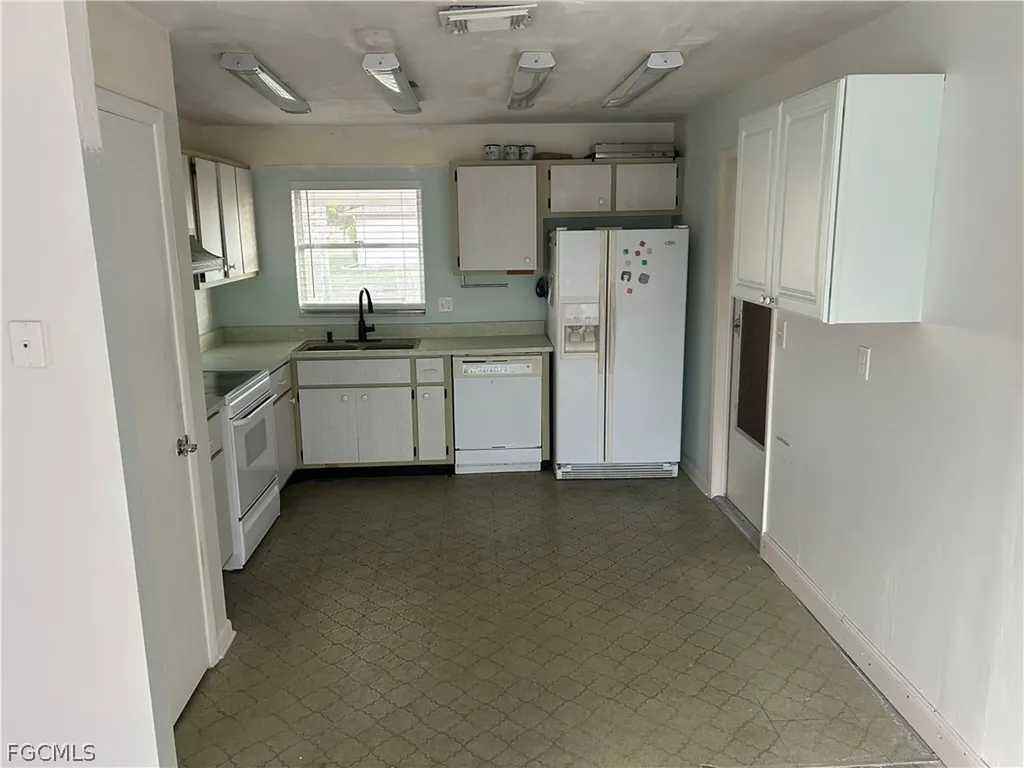 1412 SE 29th Terrace Cape Coral FL 33904