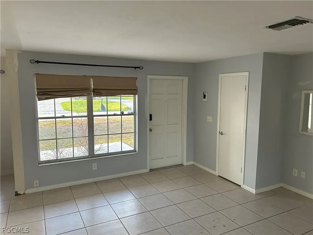 1412 SE 29th Terrace Cape Coral FL 33904