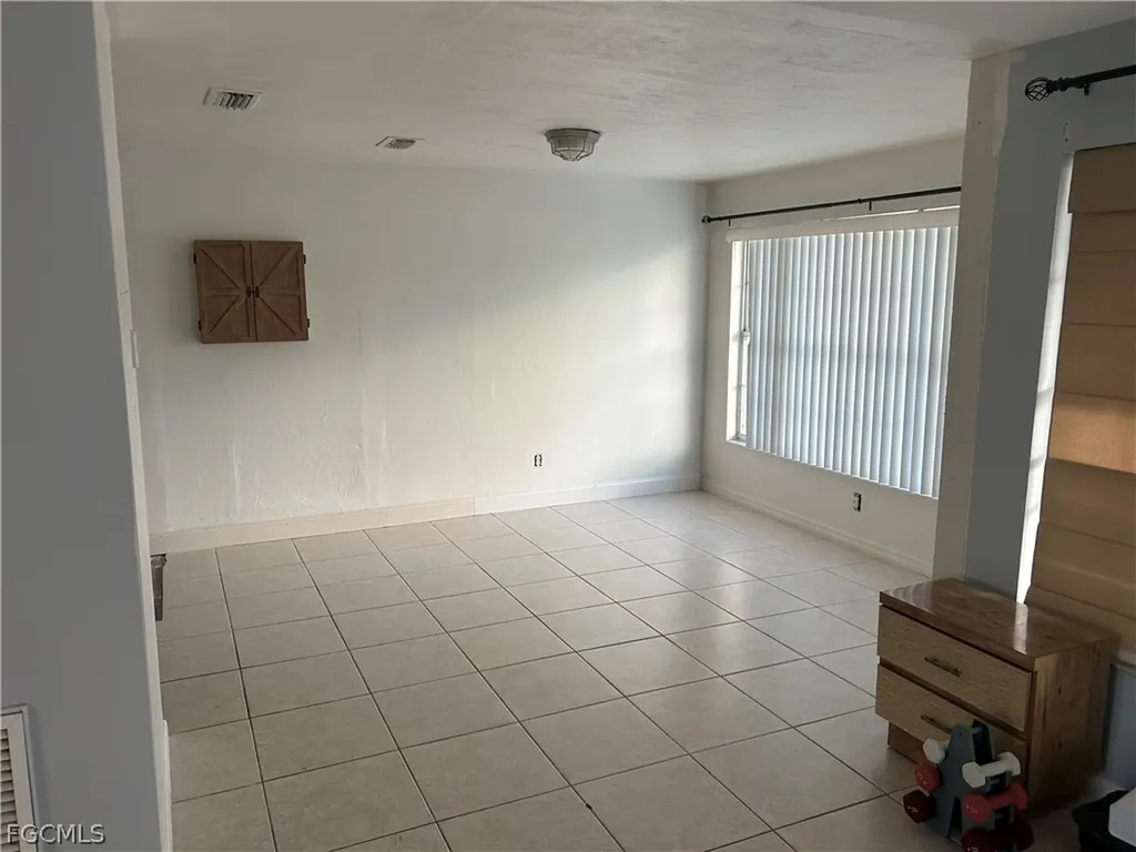 1412 SE 29th Terrace Cape Coral FL 33904