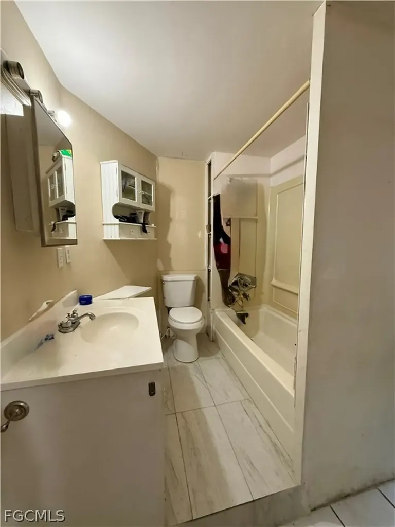 9991 Connecticut Street Bonita Springs FL 34135