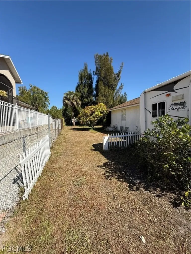 9991 Connecticut Street Bonita Springs FL 34135