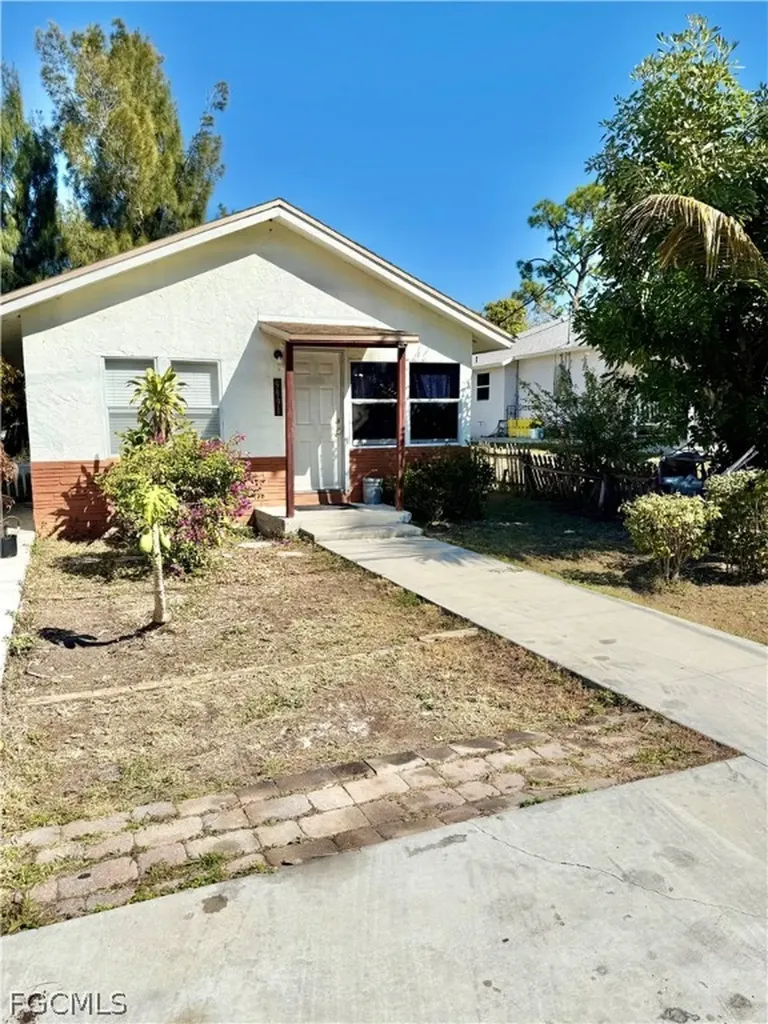 9991 Connecticut Street Bonita Springs FL 34135