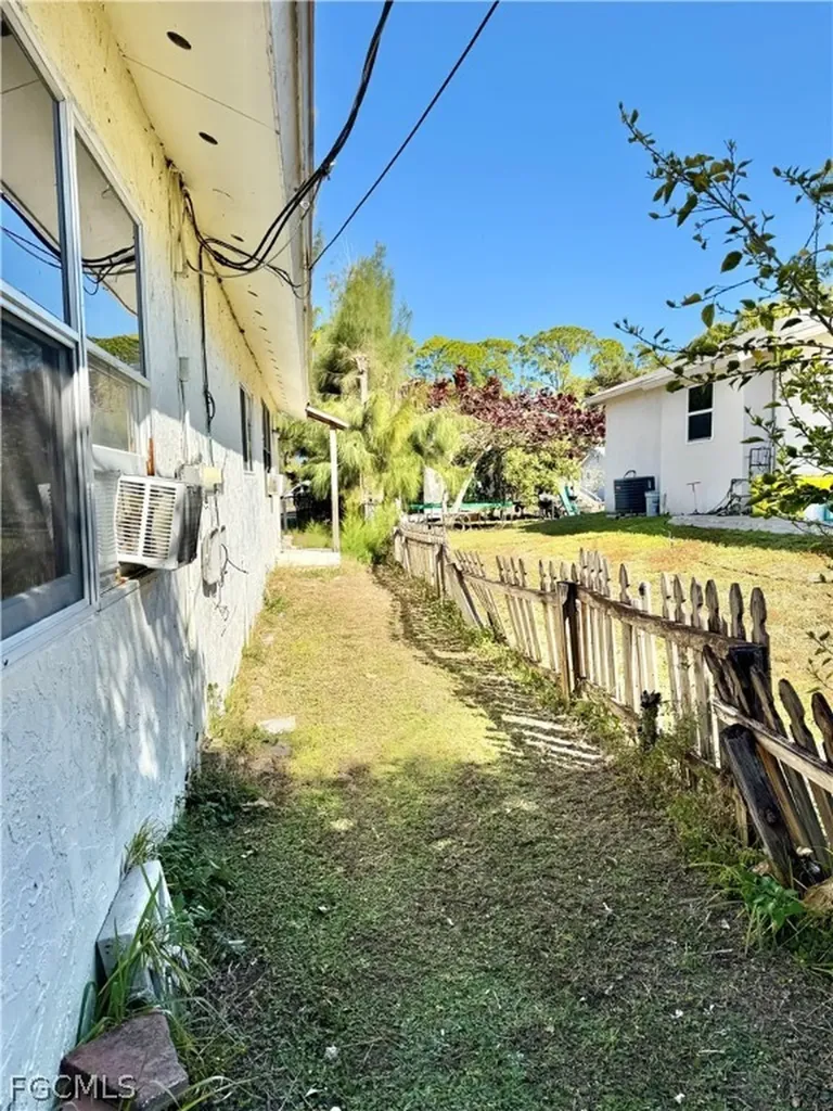 9991 Connecticut Street Bonita Springs FL 34135