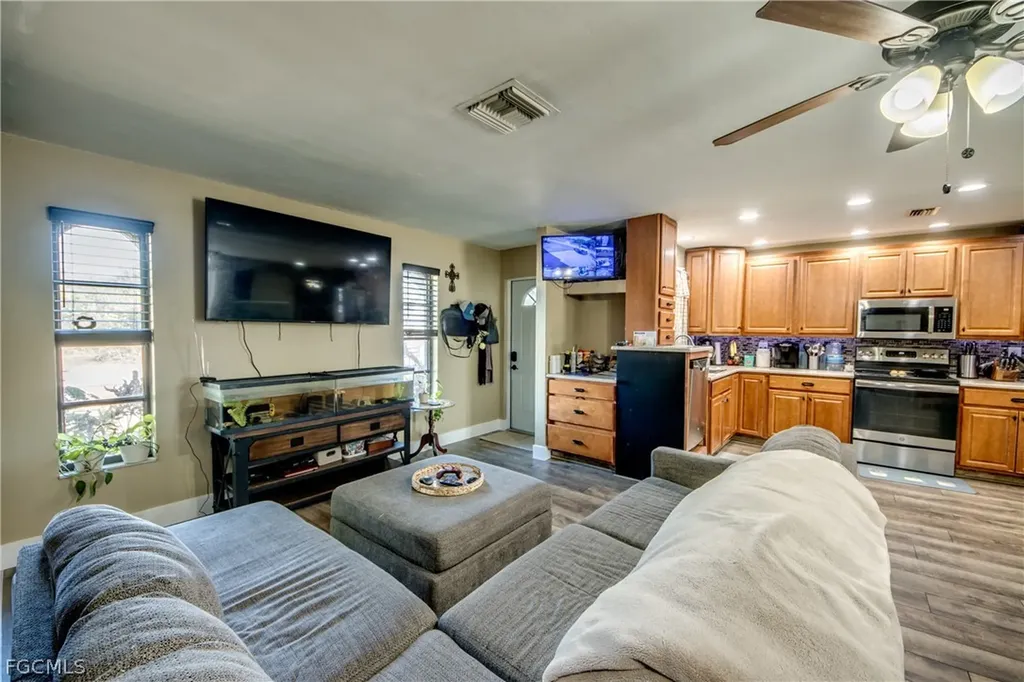 3015 8th Street SW Lehigh Acres FL 33976