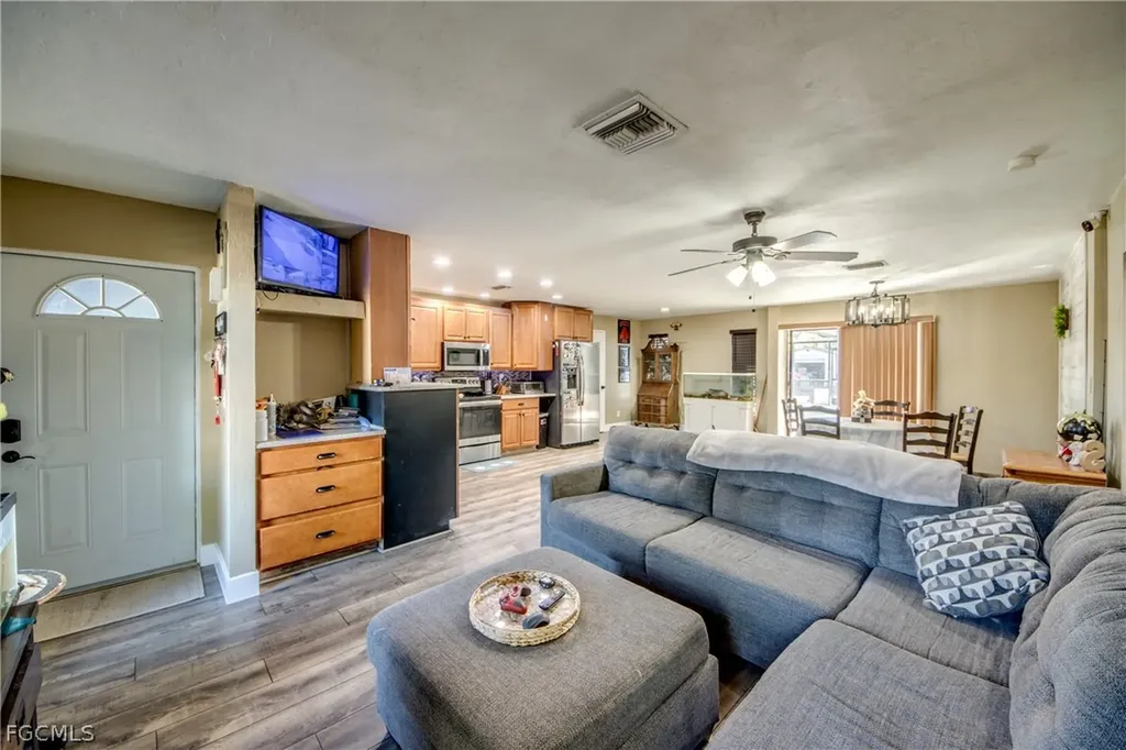 3015 8th Street SW Lehigh Acres FL 33976