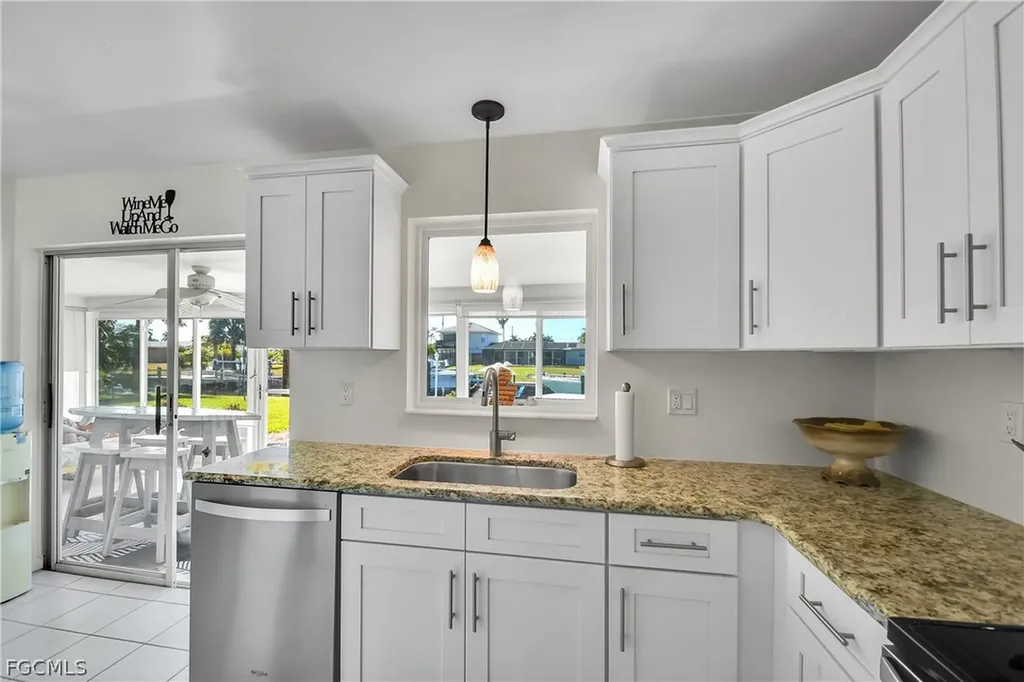 3018 SE 18th Place Cape Coral FL 33904