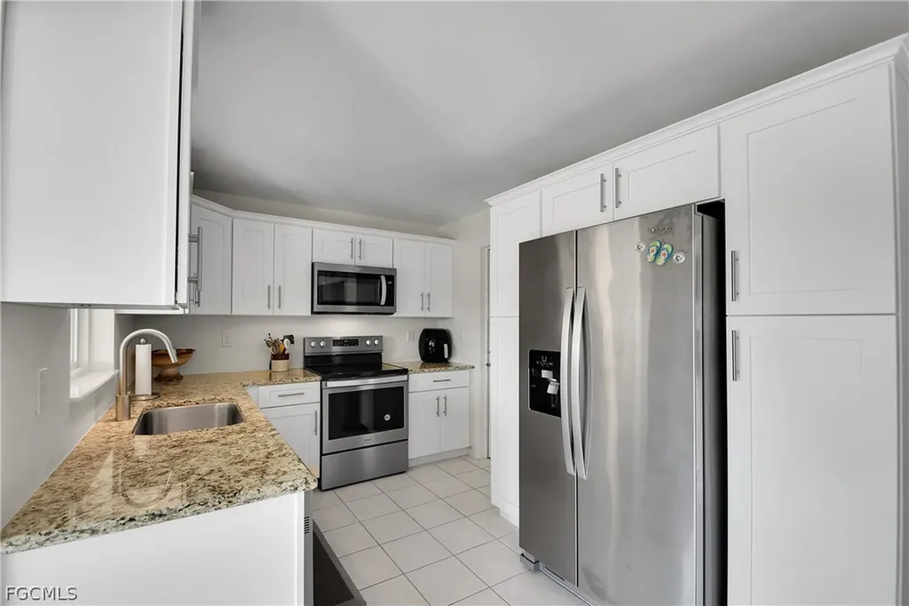 3018 SE 18th Place Cape Coral FL 33904