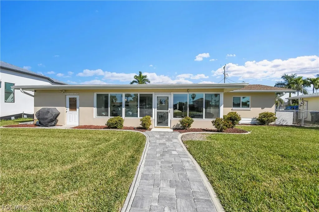 3018 SE 18th Place Cape Coral FL 33904