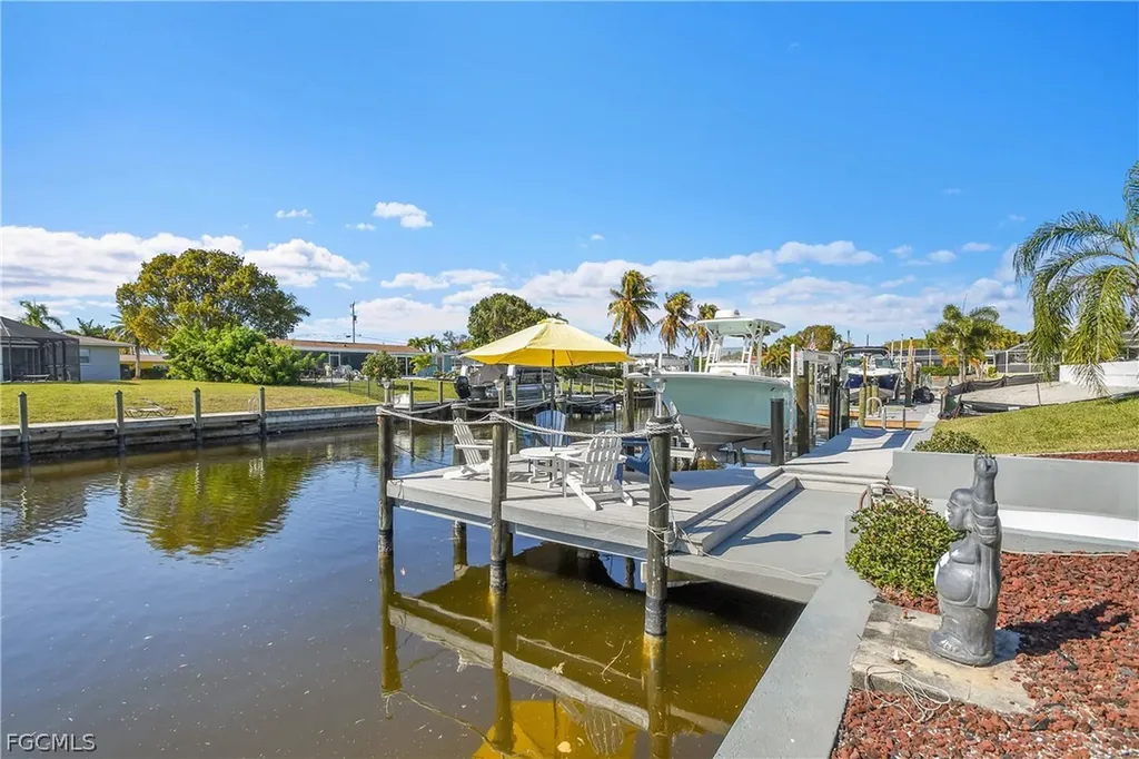3018 SE 18th Place Cape Coral FL 33904