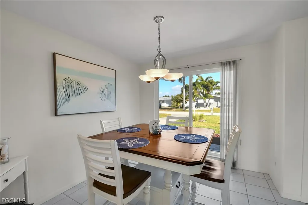 3018 SE 18th Place Cape Coral FL 33904