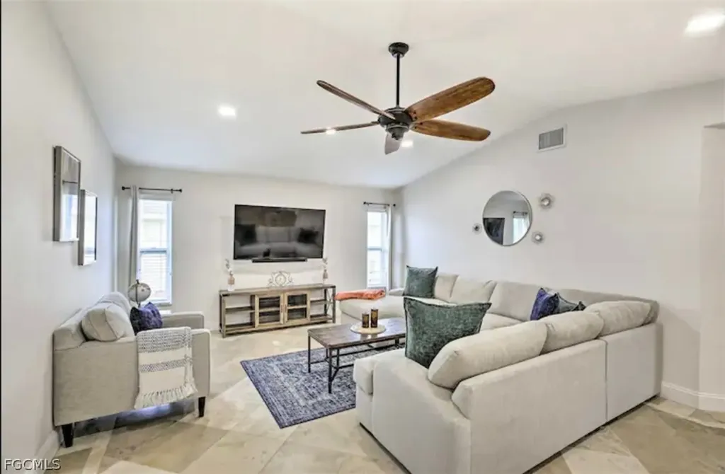 2806 SW 38th Terrace Cape Coral FL 33914
