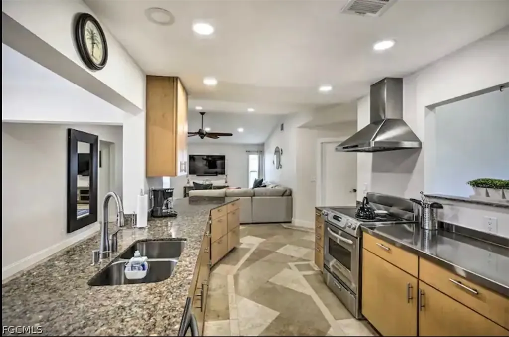 2806 SW 38th Terrace Cape Coral FL 33914