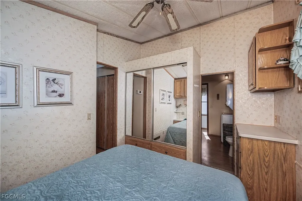 181 Caravan Circle North Fort Myers FL 33903