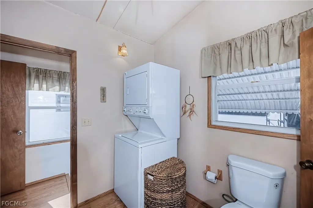 181 Caravan Circle North Fort Myers FL 33903