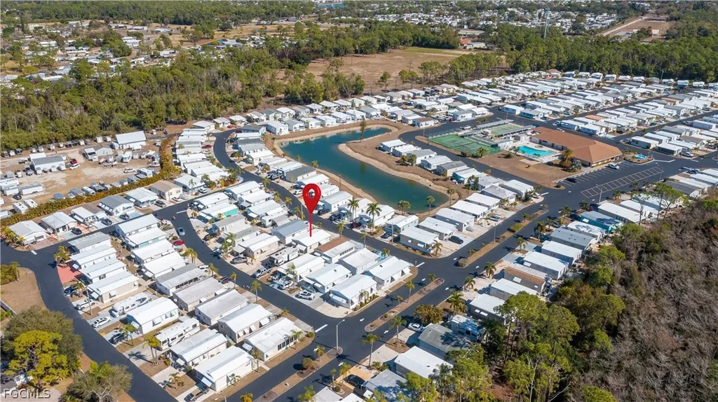 181 Caravan Circle North Fort Myers FL 33903