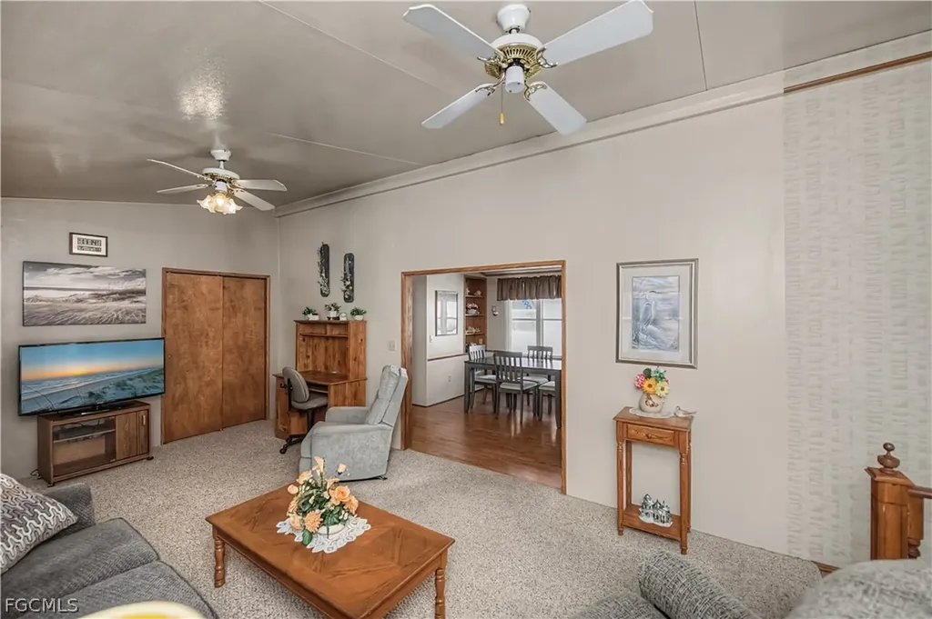 181 Caravan Circle North Fort Myers FL 33903