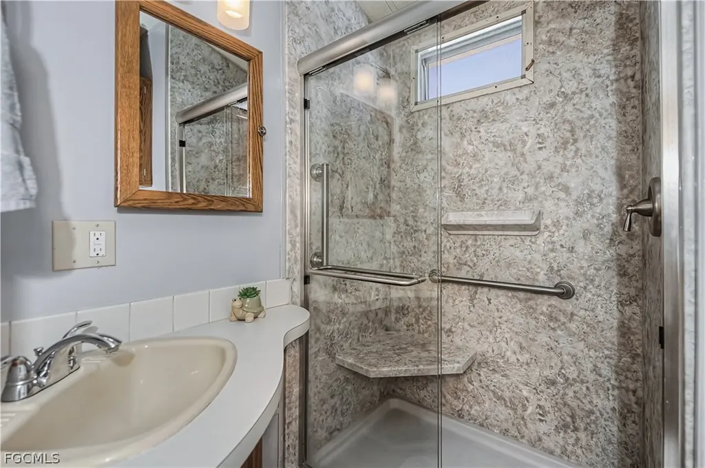 181 Caravan Circle North Fort Myers FL 33903