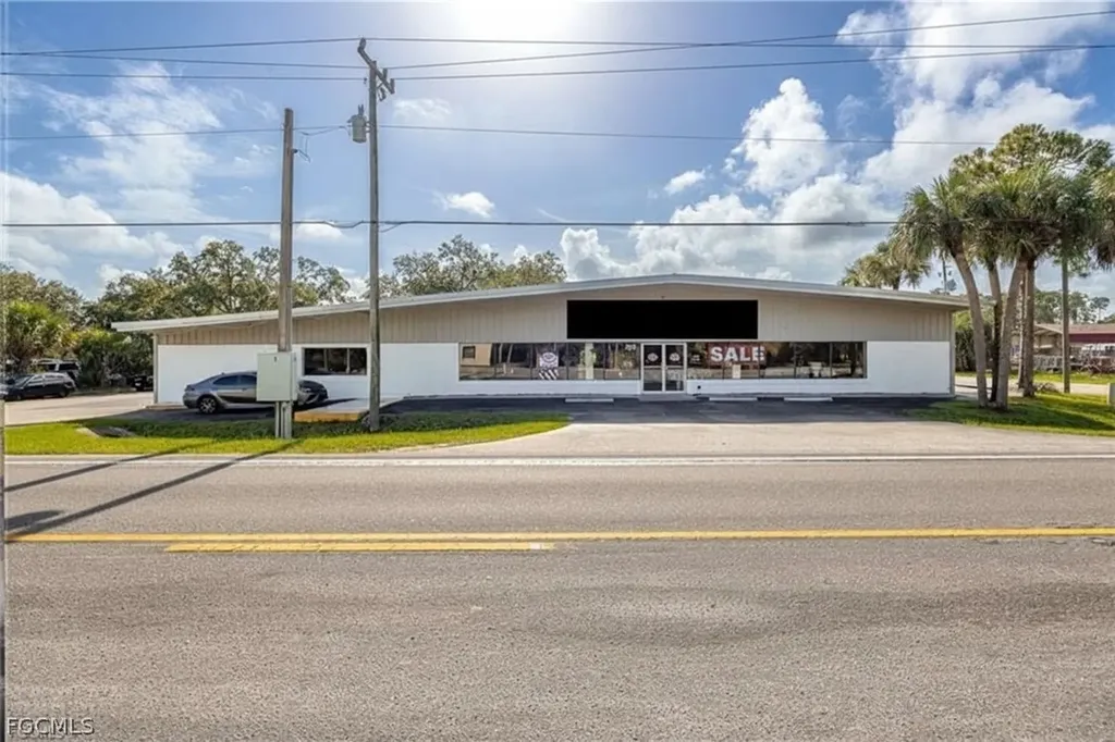 575 S Main Street Labelle FL 33935