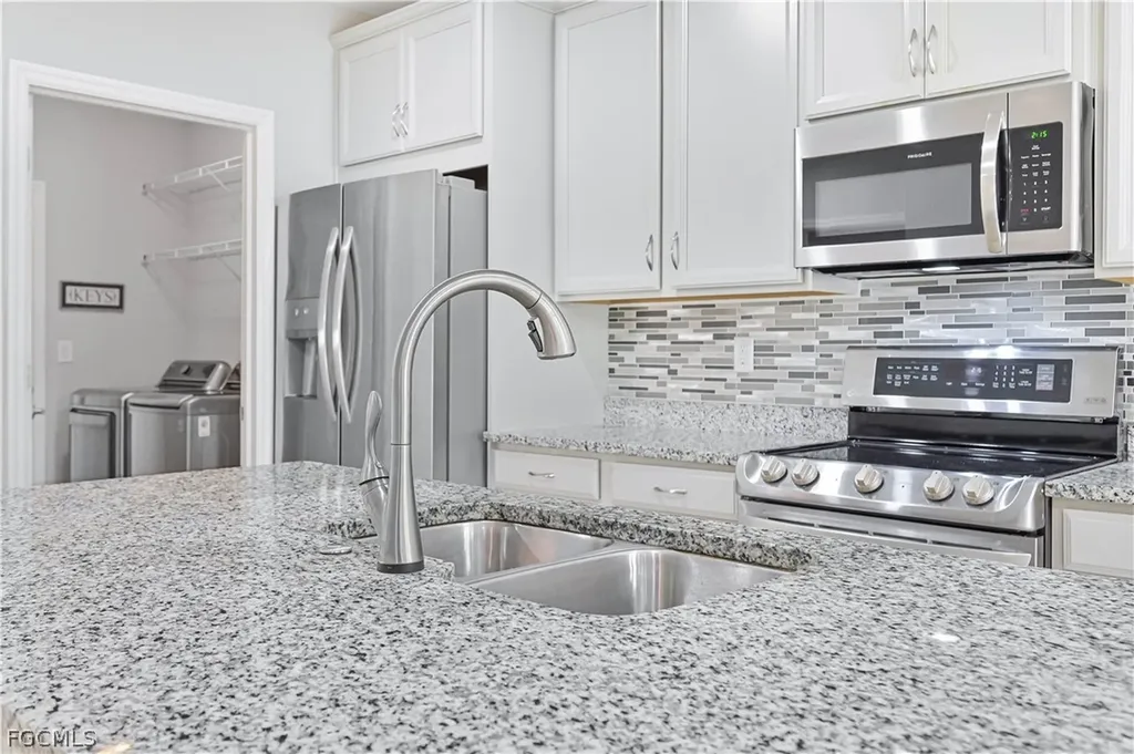 4365 Dutchess Park Road Fort Myers FL 33916