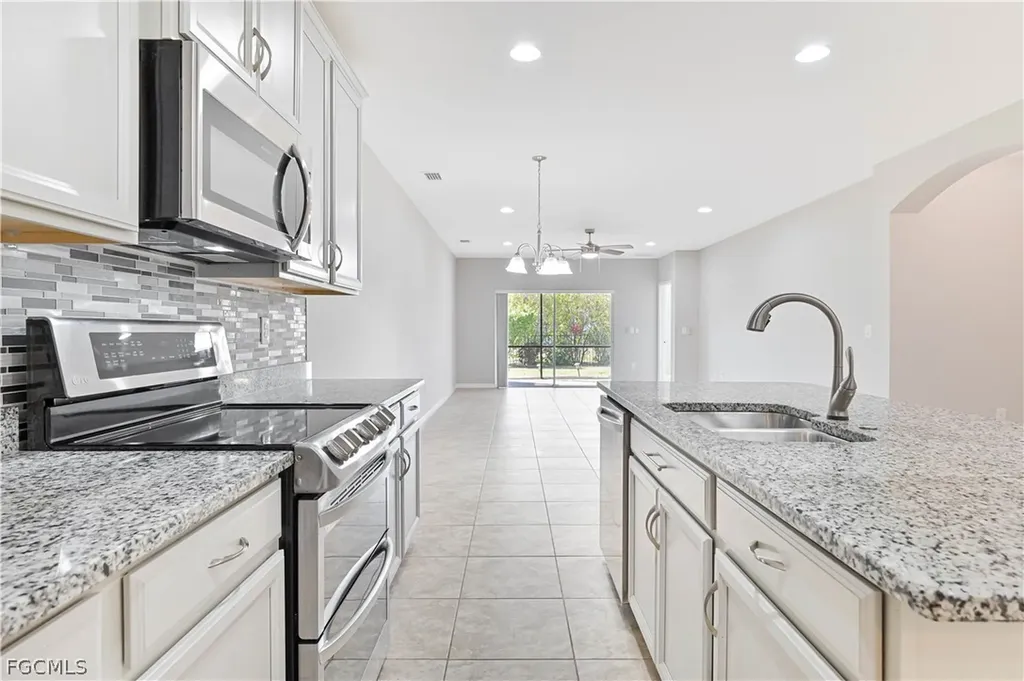 4365 Dutchess Park Road Fort Myers FL 33916