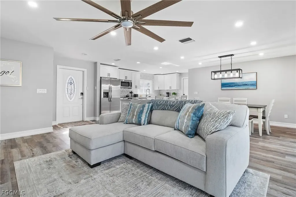 3110 SE 16th Place Cape Coral FL 33904