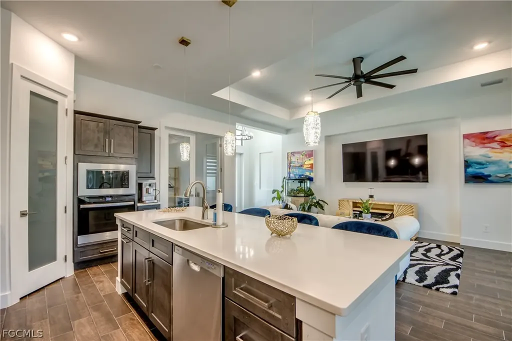 4413 SE 13th Place Cape Coral FL 33904