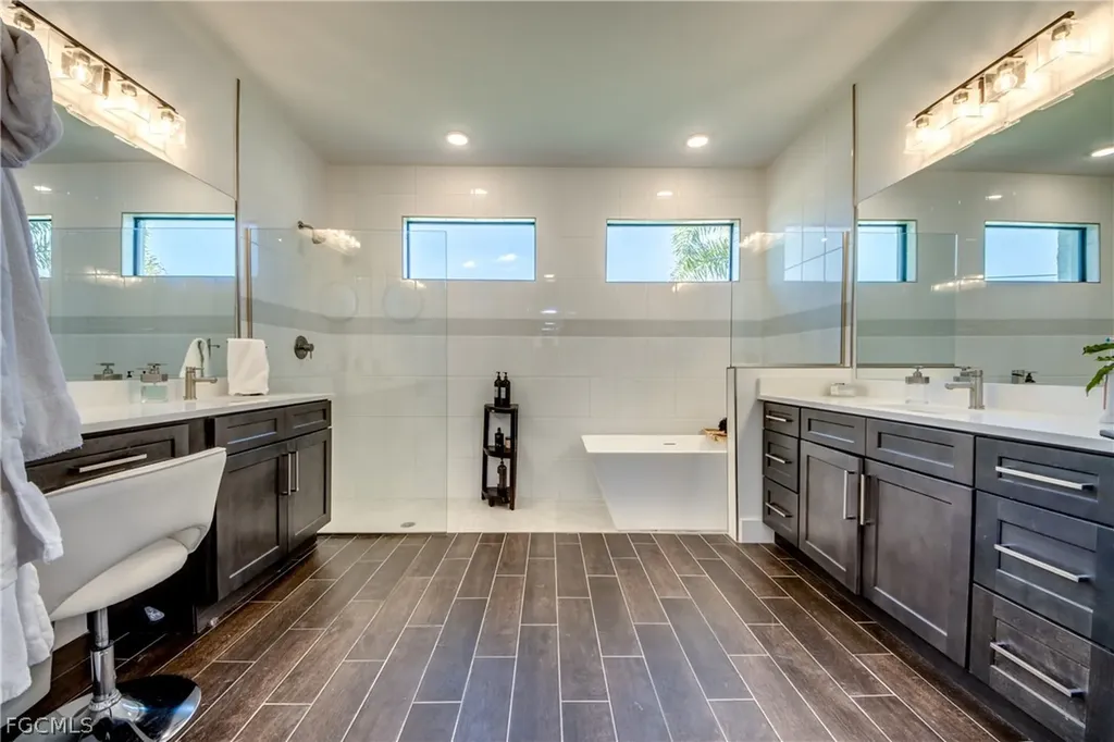 4413 SE 13th Place Cape Coral FL 33904