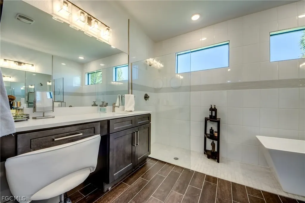 4413 SE 13th Place Cape Coral FL 33904