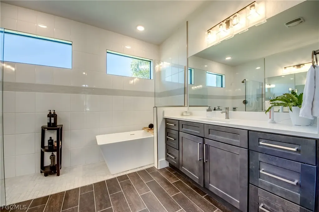 4413 SE 13th Place Cape Coral FL 33904