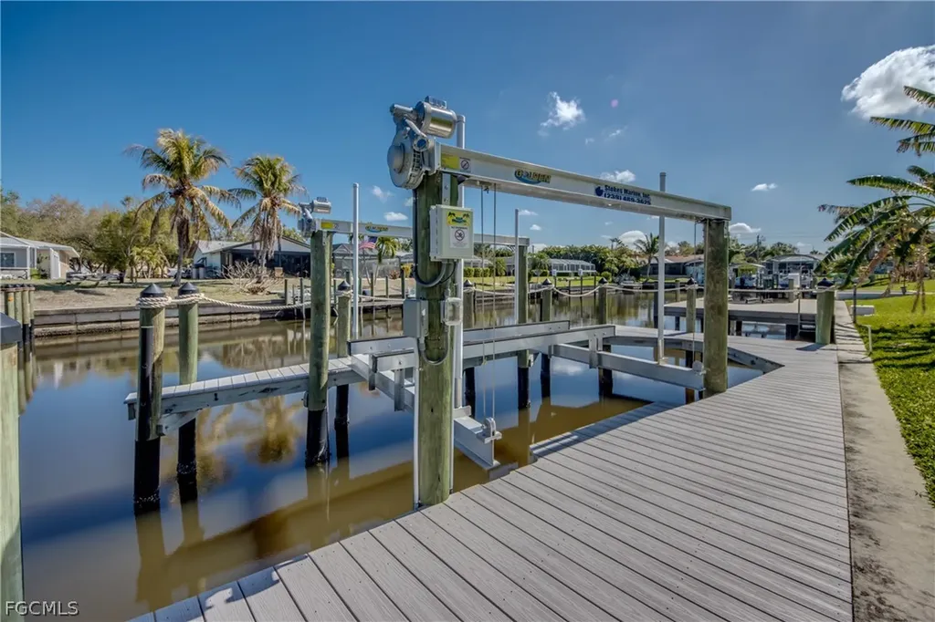 4413 SE 13th Place Cape Coral FL 33904