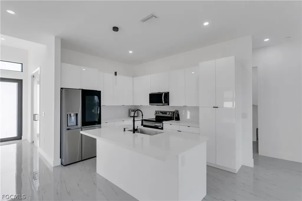 3817 NW 40th Street Cape Coral FL 33993