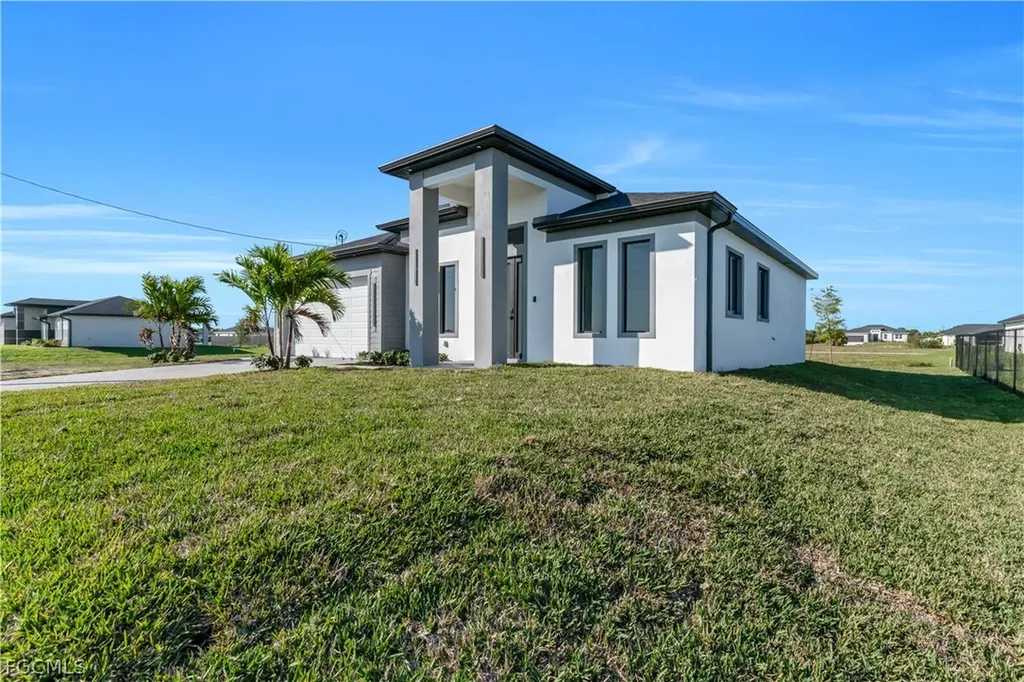 3817 NW 40th Street Cape Coral FL 33993