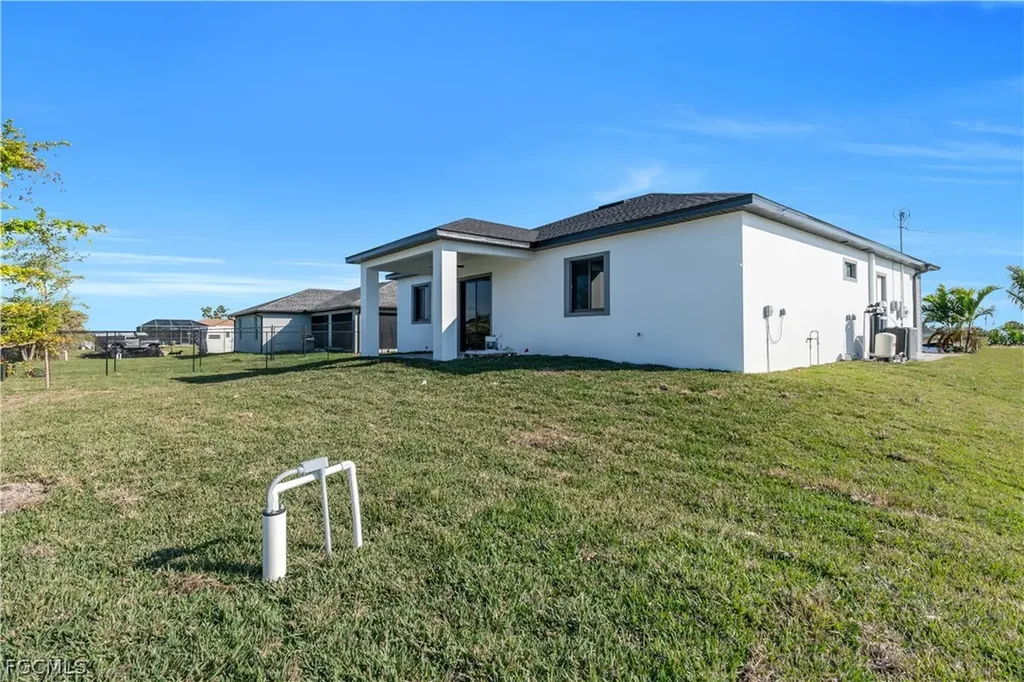 3817 NW 40th Street Cape Coral FL 33993