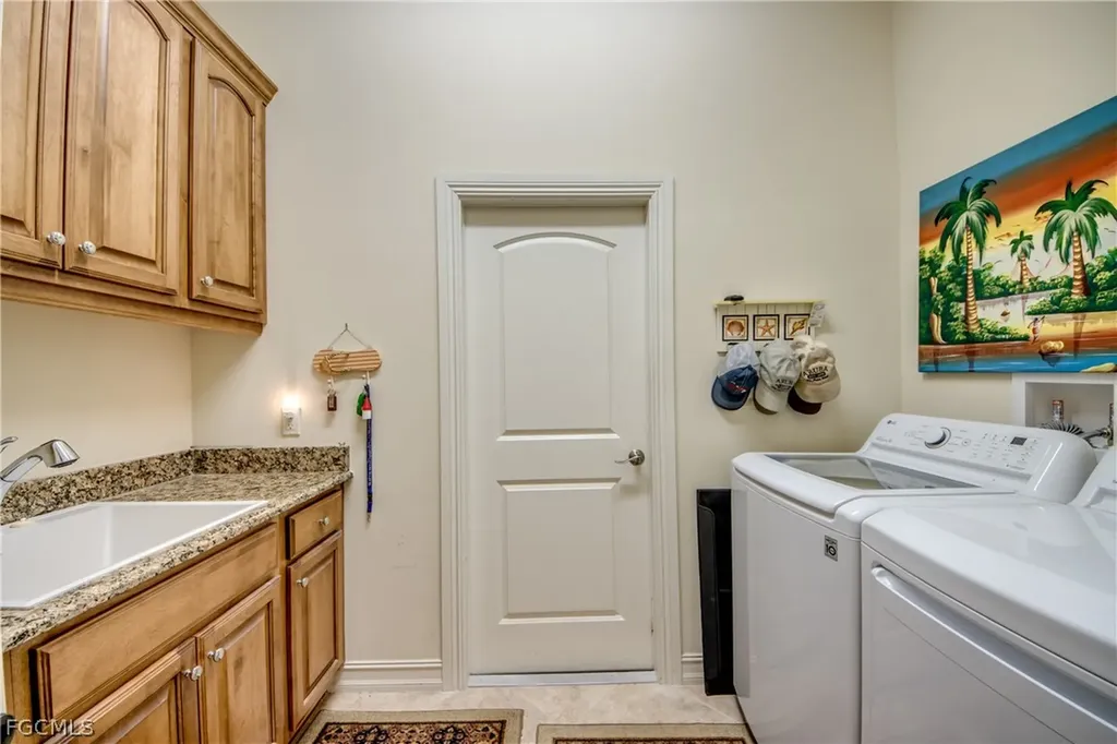 5237 Seminole Court Cape Coral FL 33904