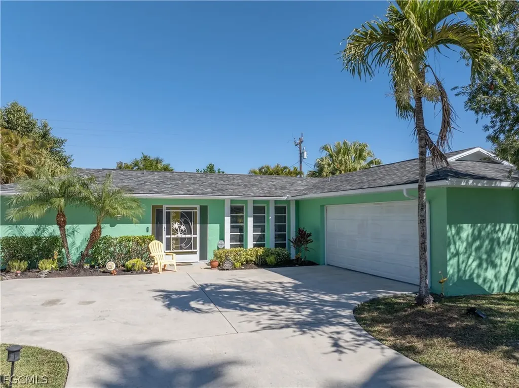 913 SE 26th Terrace Cape Coral FL 33904