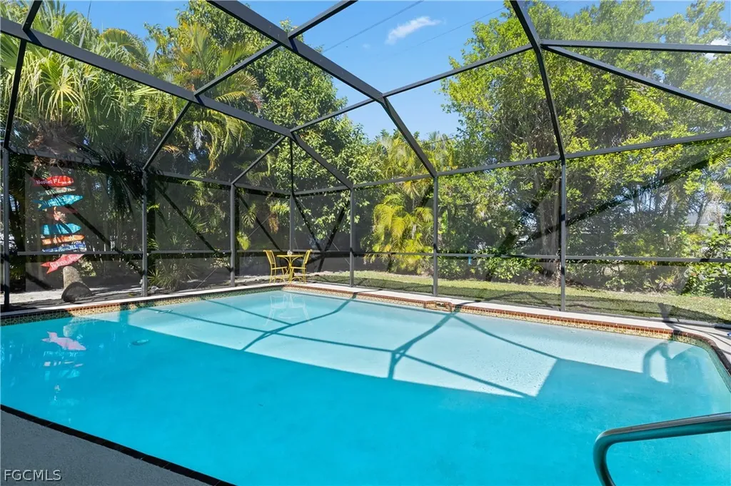 913 SE 26th Terrace Cape Coral FL 33904