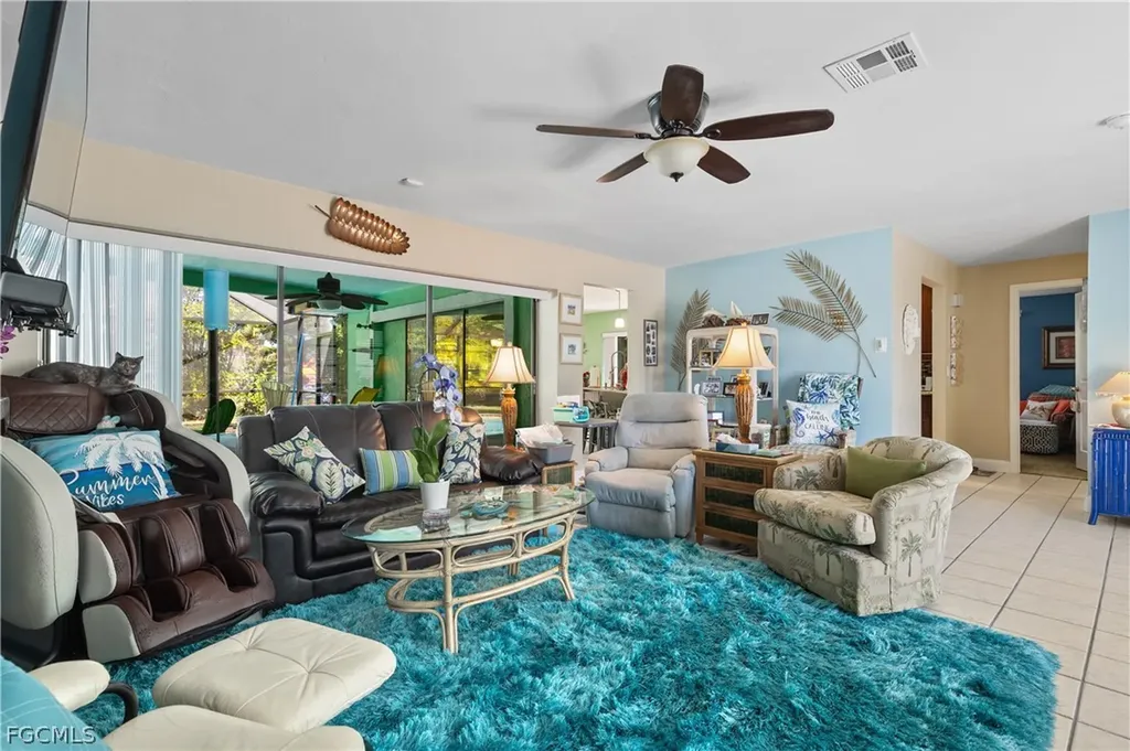 913 SE 26th Terrace Cape Coral FL 33904
