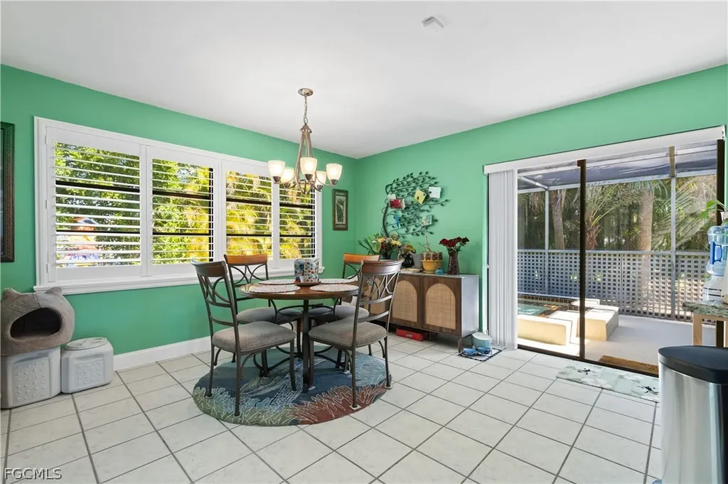 913 SE 26th Terrace Cape Coral FL 33904