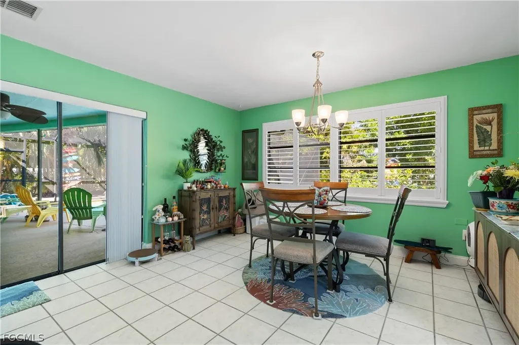 913 SE 26th Terrace Cape Coral FL 33904