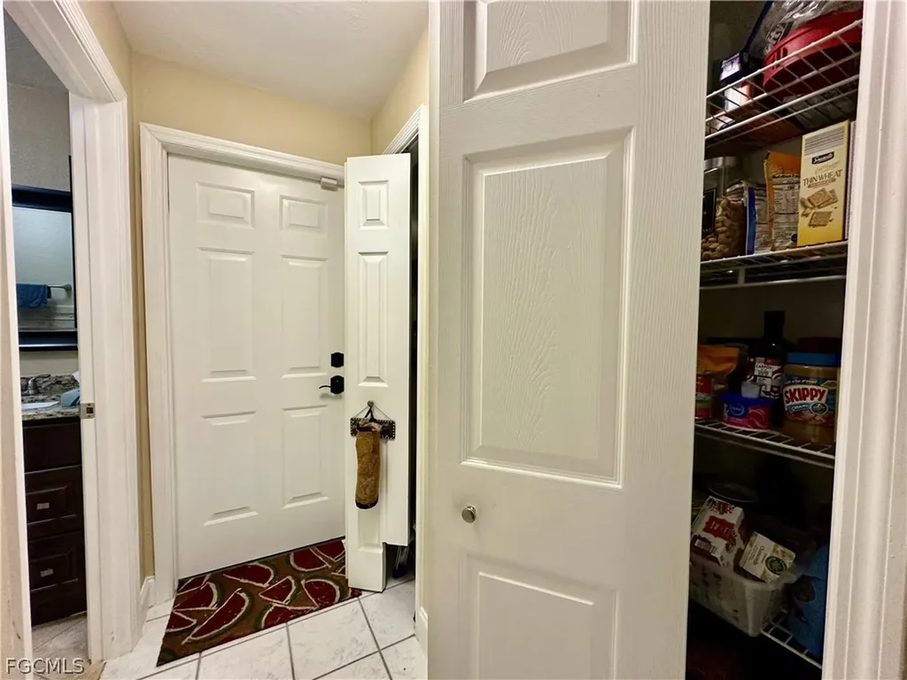 913 SE 26th Terrace Cape Coral FL 33904