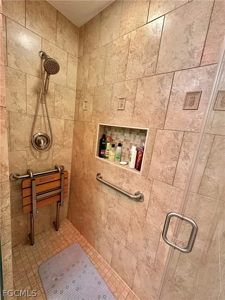 913 SE 26th Terrace Cape Coral FL 33904
